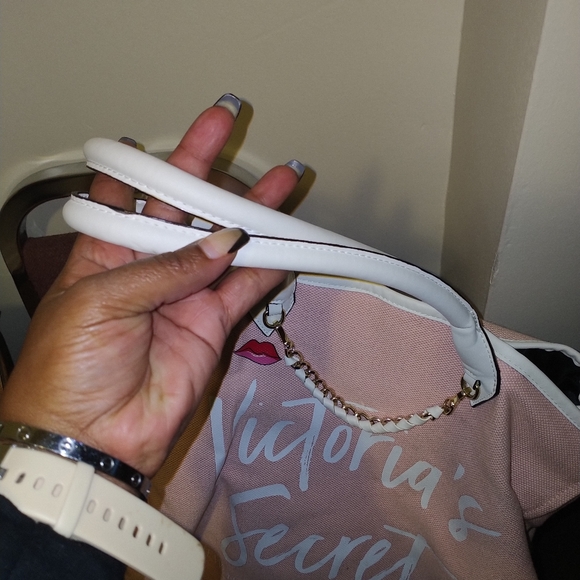 Victoria's secret overnight bag - Picture 2 of 5